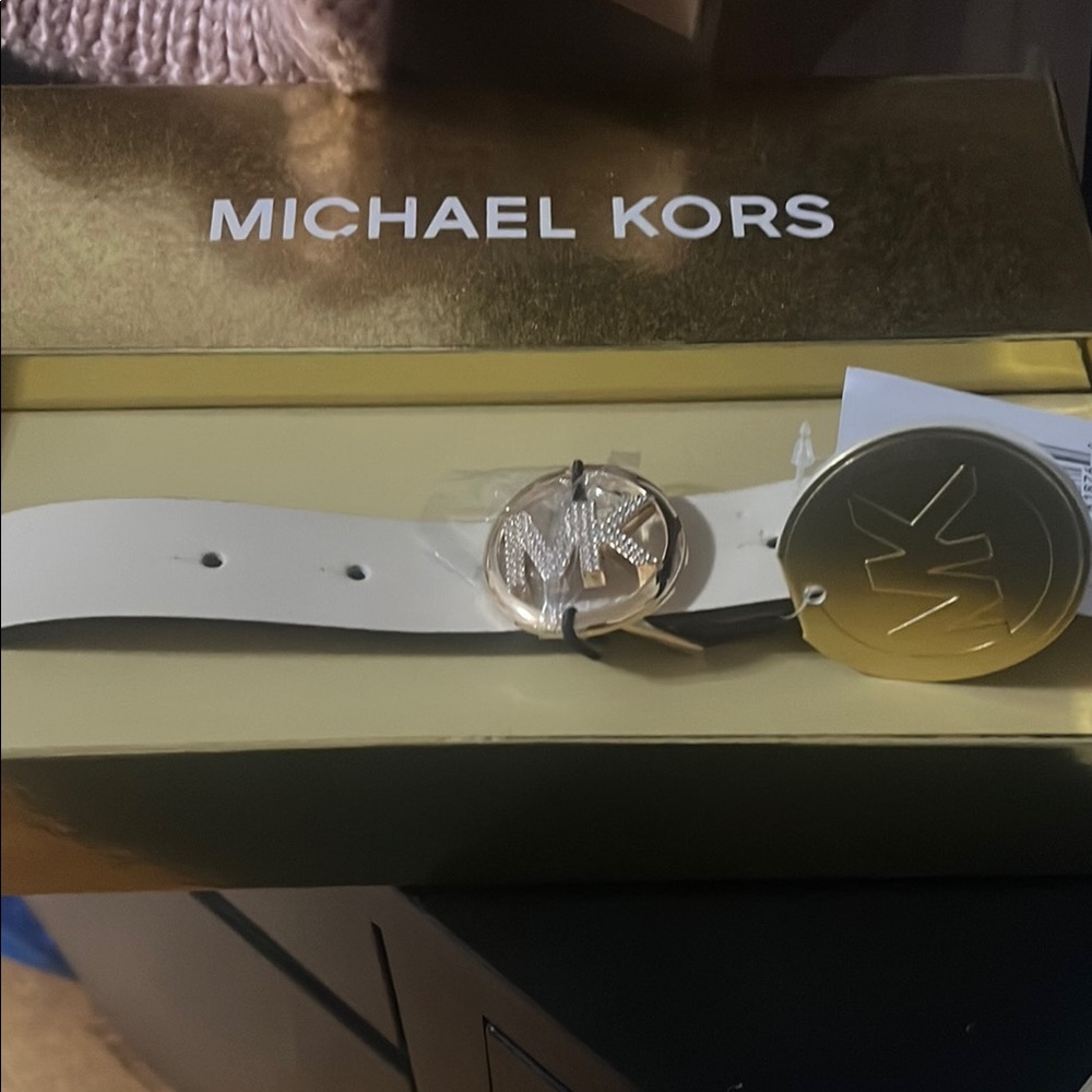 Michael Kors Lt.Cream Belt with Gold Logo